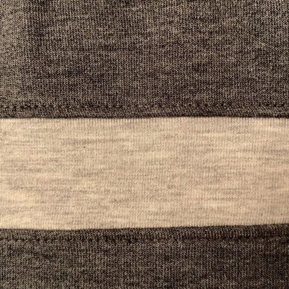 NWT Adrienne Vittadini Gray Knit Scoop Neck 3/4 Sleeves Striped Bottom Size L - Picture 9 of 9